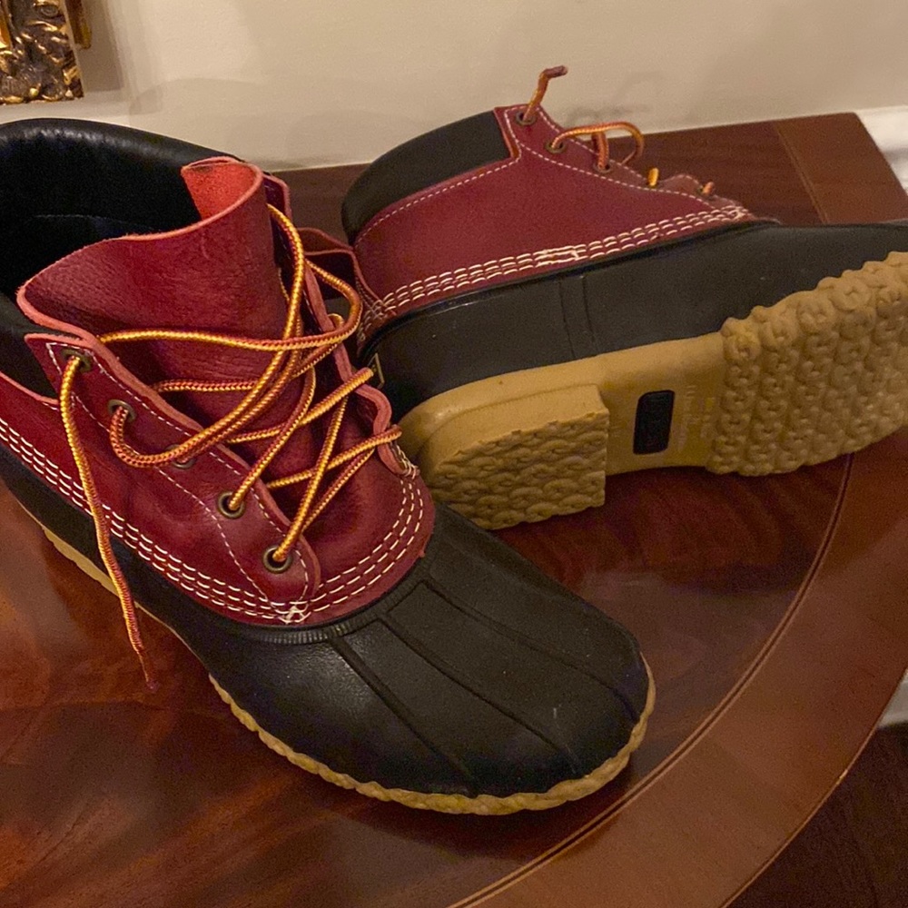 L.L. Bean Duck Boots Bean Boots Small Batch 6" Padded Collar - Size 9, Red/Black